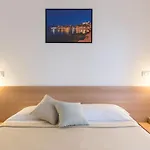 Viola Hotell 2*