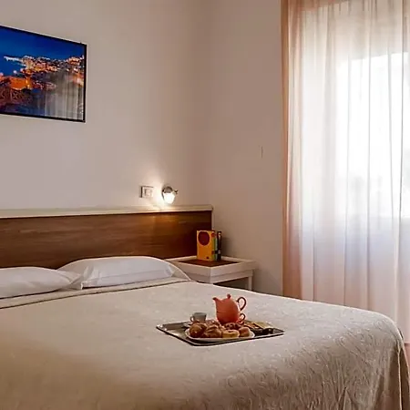 Hotel Viola 2*