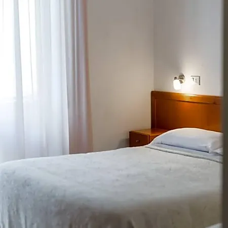 Hotel Viola 2*