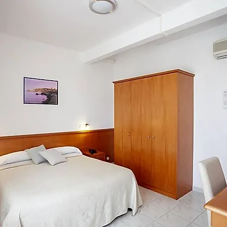 Viola Hotel