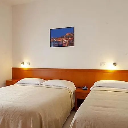Viola Hotel